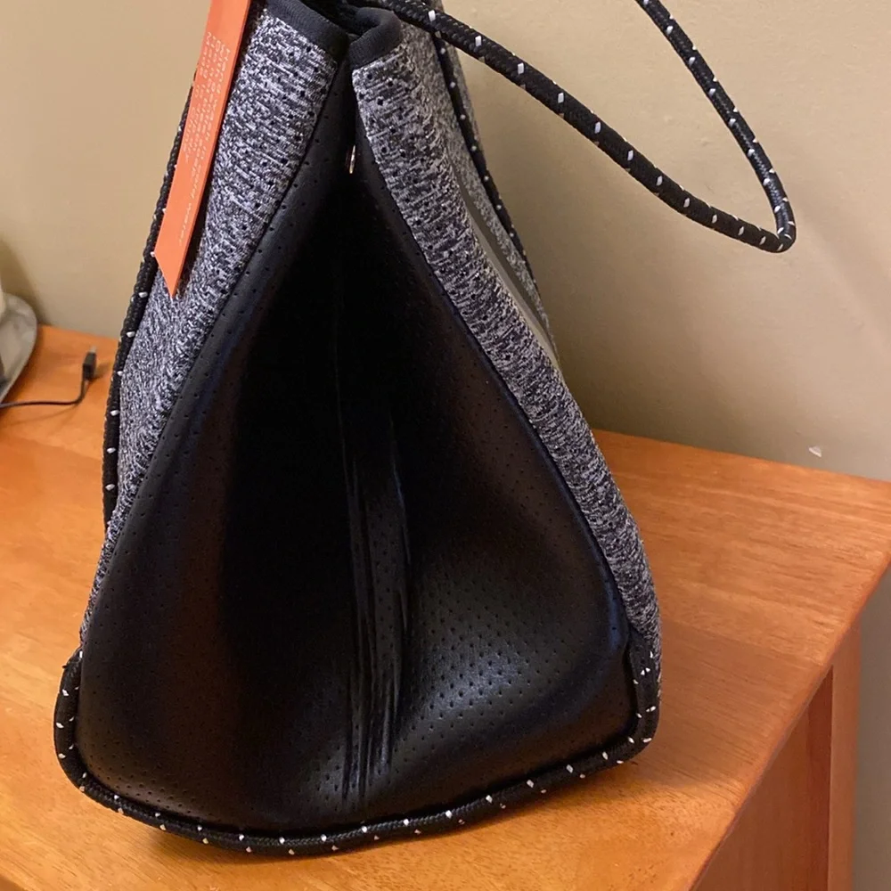 Haute Shore | The Greyson Tote - Picture 11 of 12